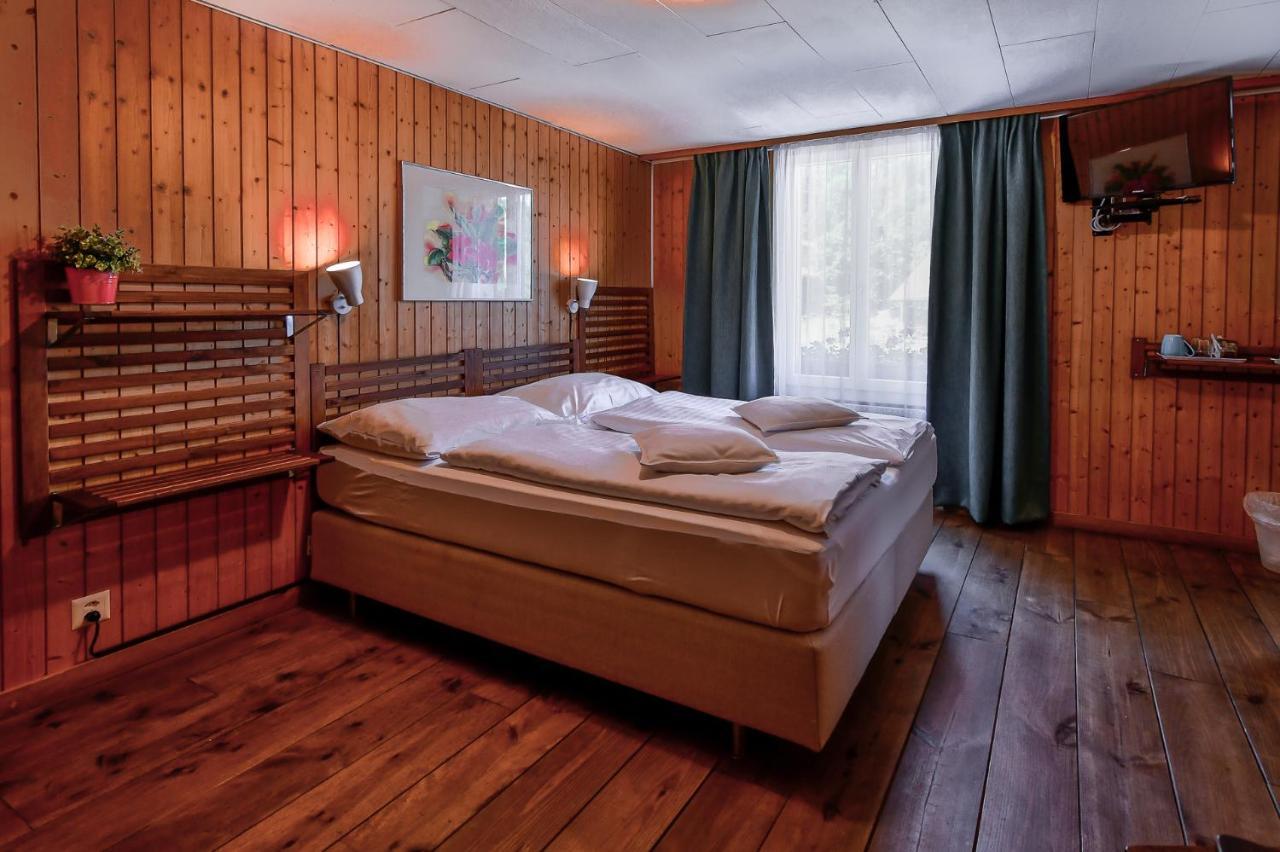 Hotel Tell And Apartments Unterseen Exterior foto
